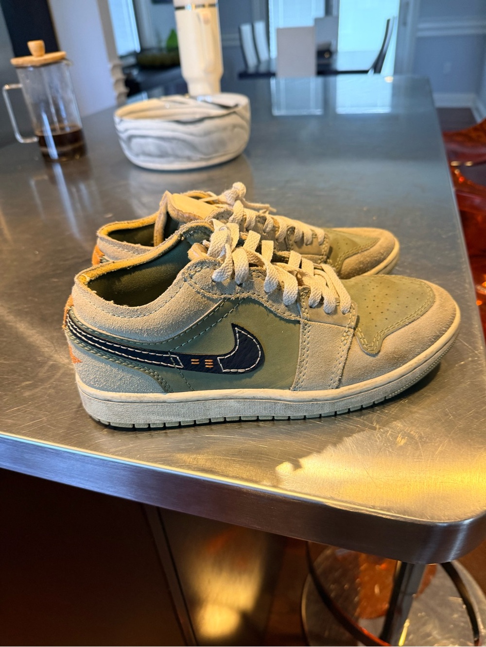 Nike Kids Low-Top Sneakers in Olive Green with Black Swoosh